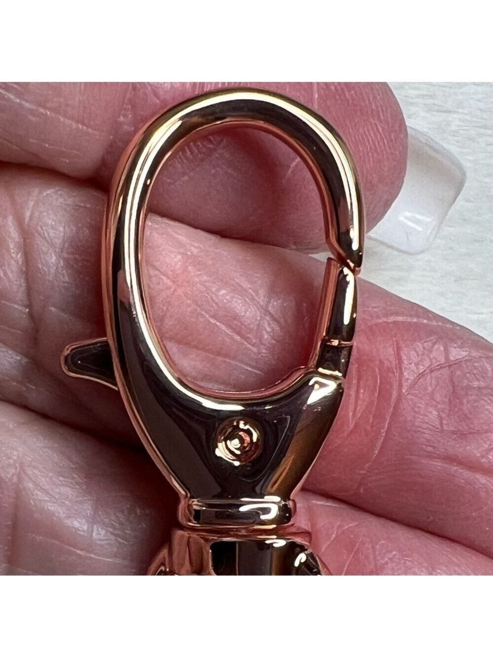 FOSSIL SOFIA ROSE-GOLD TONE SKELETON KEY FOB - Picture 8 of 8